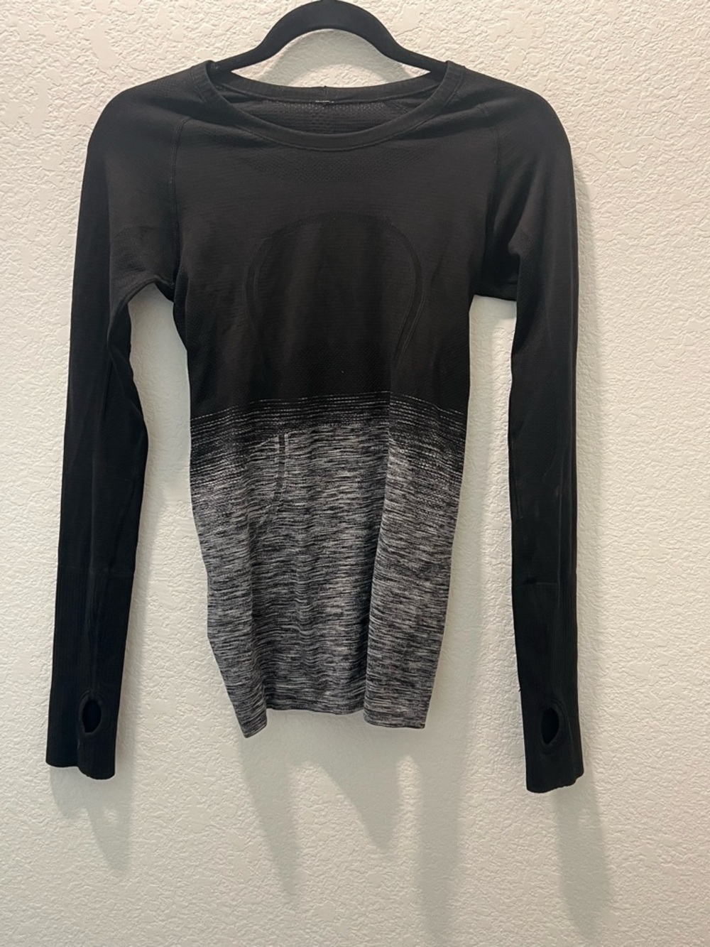 Lululemon Swiftly Tech Long Sleeve Black Gray Ombré Size 4